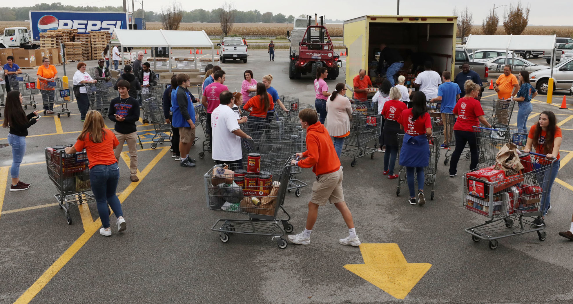 WSOY Community Food Drive 11 10.5.18.jpg